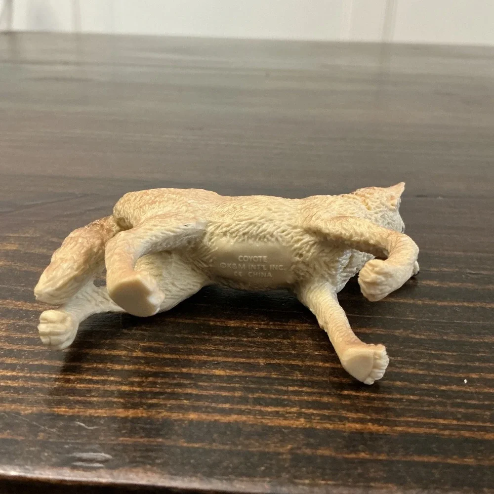 K&M International Coyote Figurine Realistic Wildlife Toy Animal Plastic - Picture 5 of 6